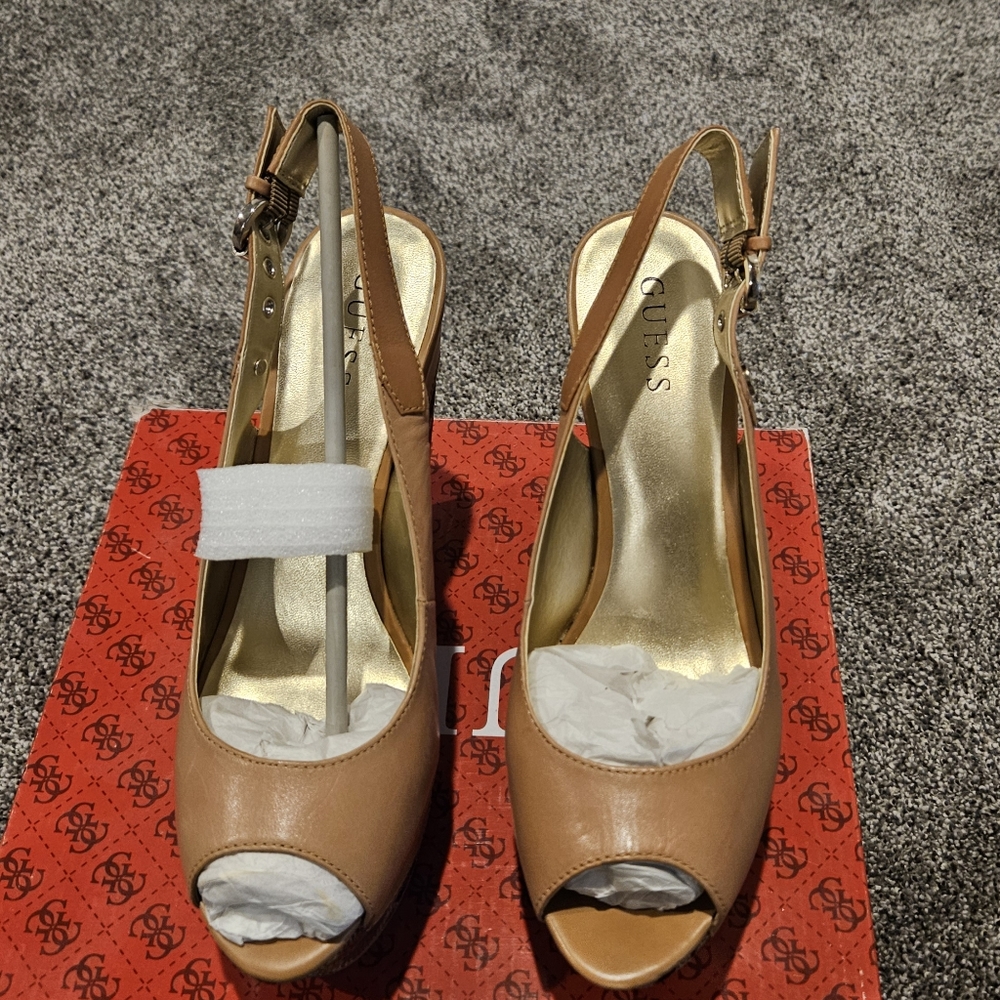 Platform wedge shoe